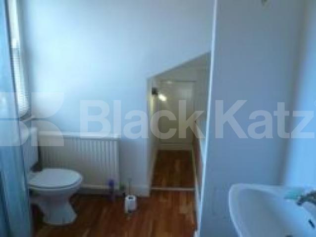 			2 Bedroom, 1 bath, 1 reception Flat			 Rosebery Gardens, CROUCH END N8